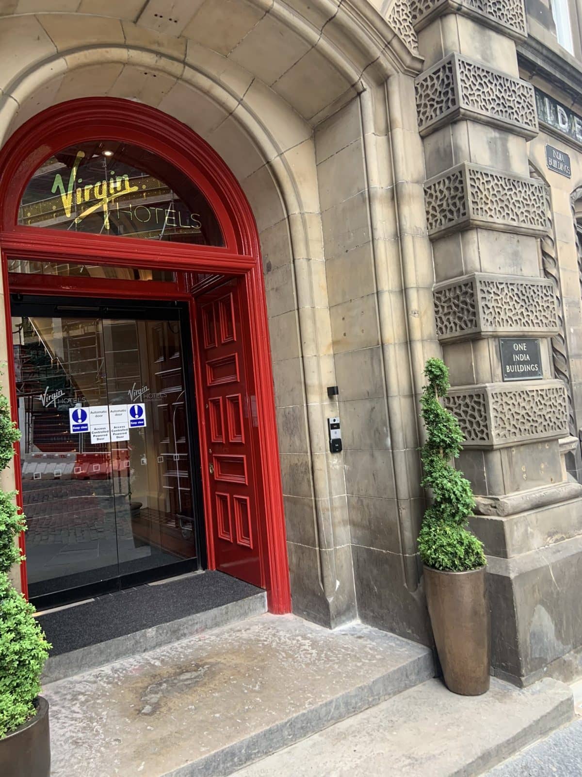 virgin-hotel-edinburgh-entrance