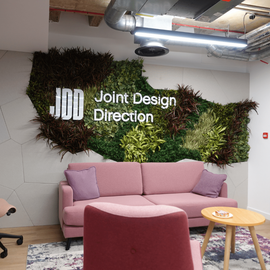 pattern-artificial-green-wall-branded-jdd-showroom